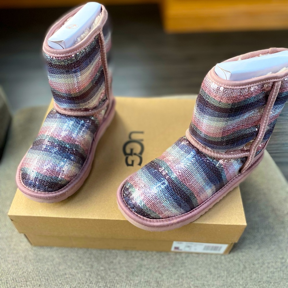 Ugg Kids Classic II Sequin Rainbow (Size 3)
